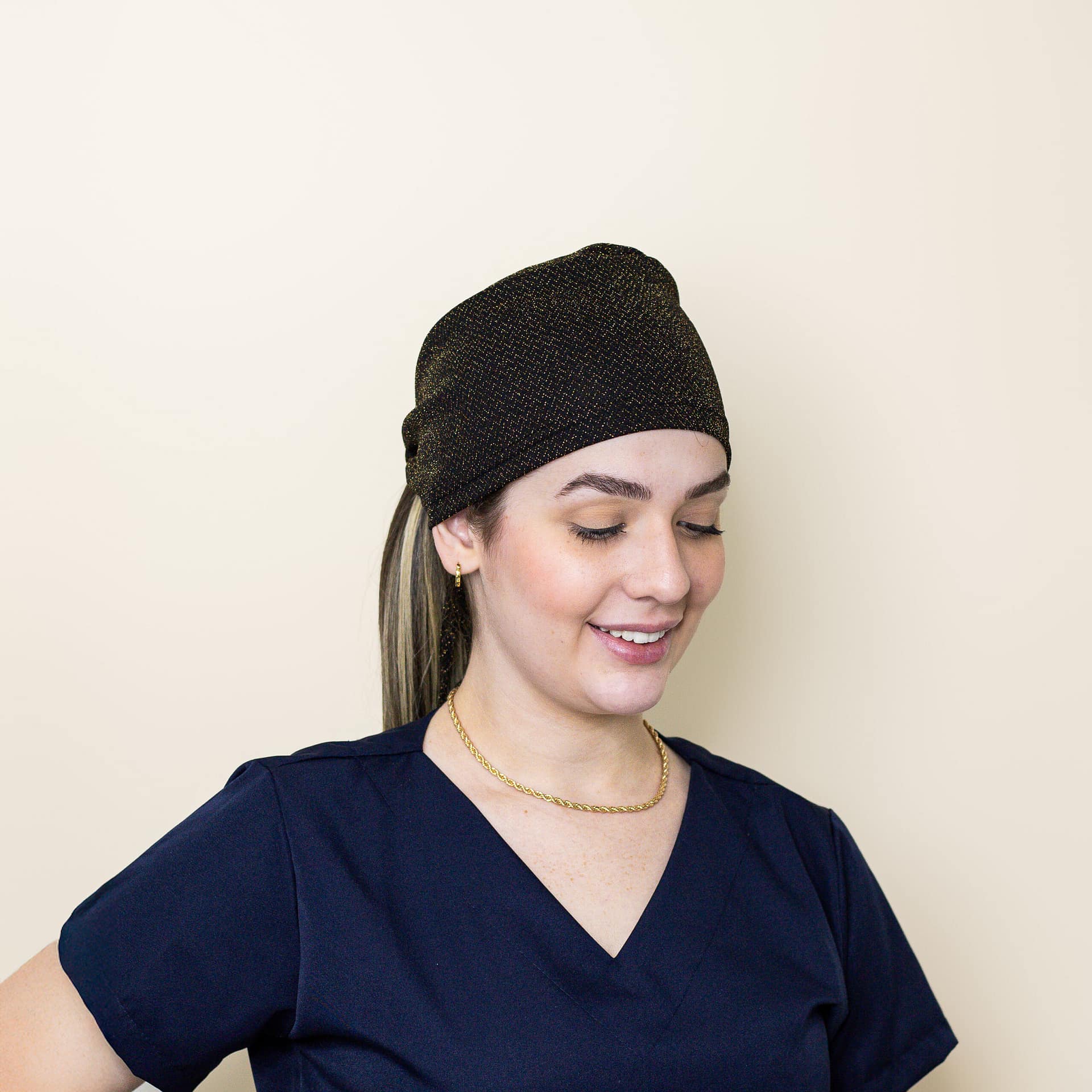 Gorro Regulável em Lurex com Brilho - Imagem 2